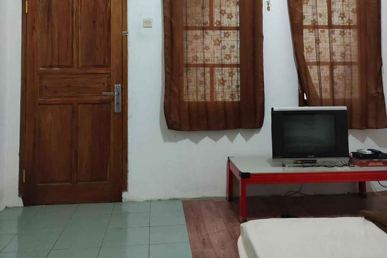 Hotel Losmen Yosi 2*