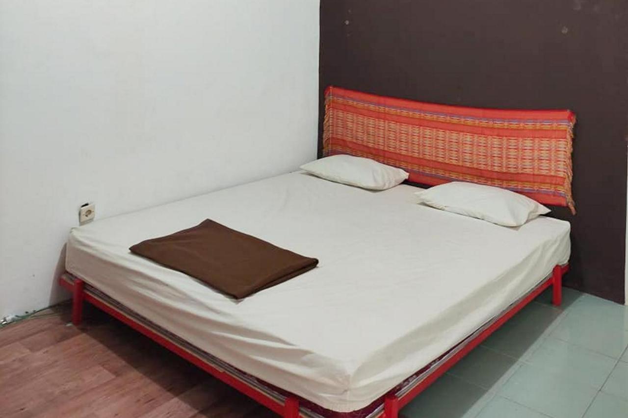 Losmen Yosi Hotel 2*